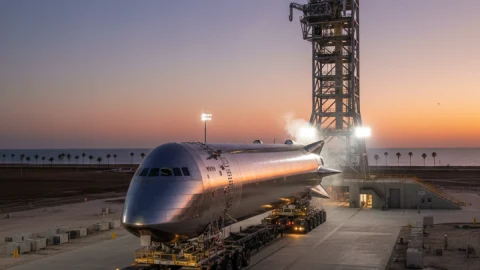 SpaceX traslada nuevo Starship a plataforma para pruebas de vuelo